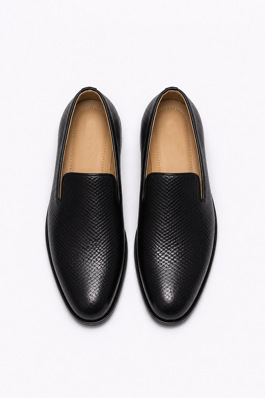 Grandeur Man Black Textured Leather Belgian Loafers