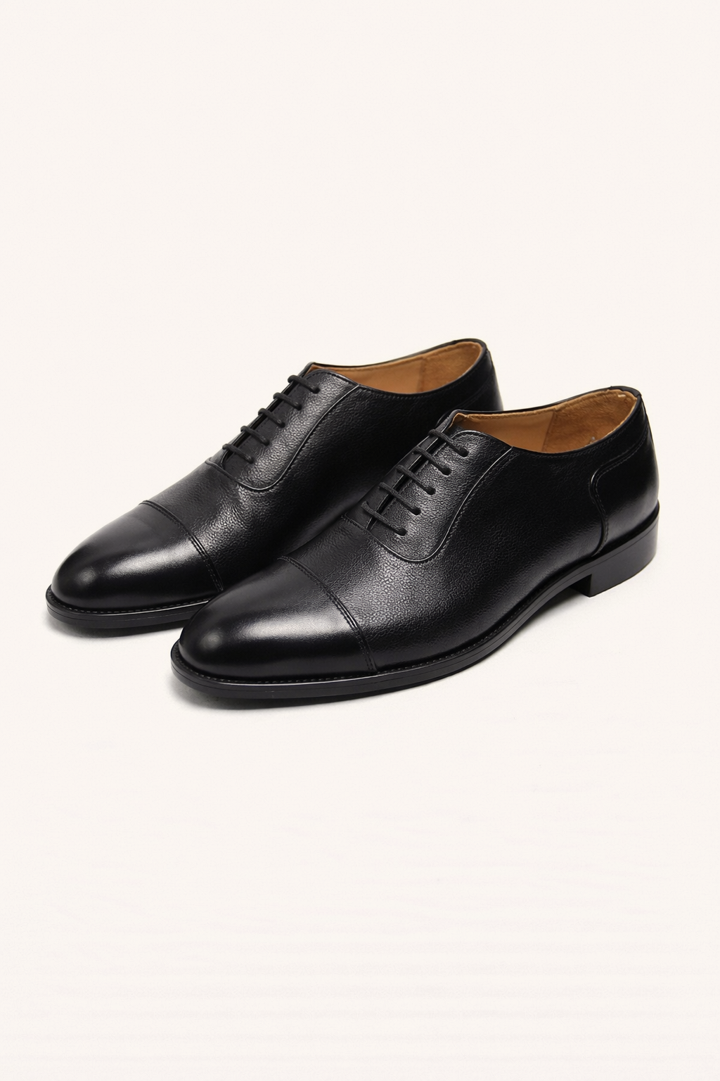 Black Leather Cap-Toe Oxford Shoes – Sleek Formal Lace-Up Shoes